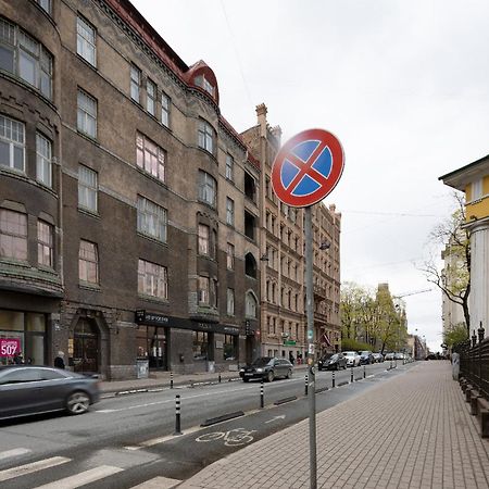 Brivibas Yard Apartment With Parking In City Center Ρίγα Εξωτερικό φωτογραφία